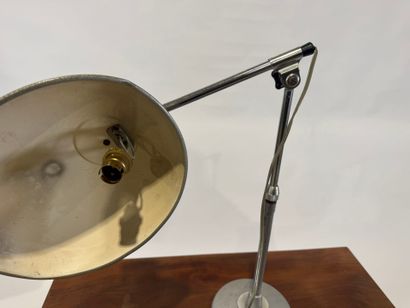 SOL in Paris.
Adjustable industrial lamp...