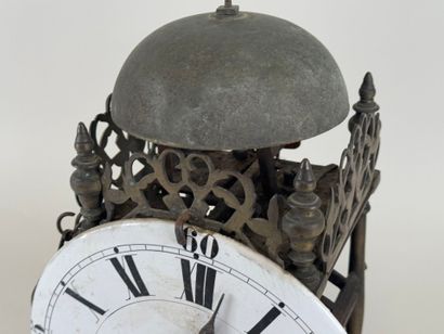 PENDULE dite « Capucine » en bronze, laiton...