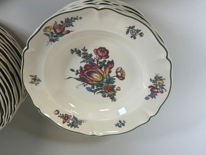 VILLEROY et BOCH.
Modèle METTLACH.
Importante...