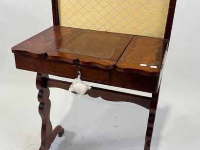 Moulded mahogany Billet doux opening with...