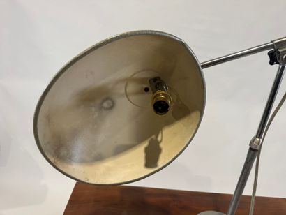 SOL in Paris.
Adjustable industrial lamp...