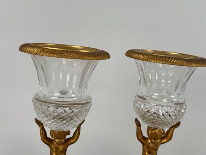 Paire de vases en cristal à pointes de diamants,...