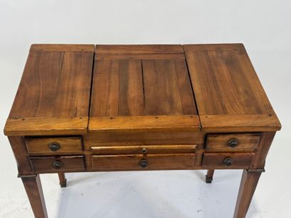 Moulded wood dressing table opening with...