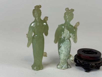 CHINE, XXe.
Femmes.
Deux sujets en pierre...