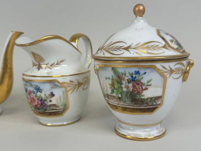 Paris, XIXe.
Partie de service en porcelaine...