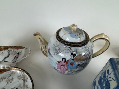 ASIE,XXe.
Partie de service à café en porcelaine...