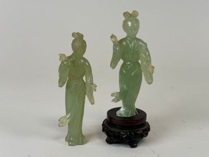 CHINE, XXe.
Femmes.
Deux sujets en pierre...