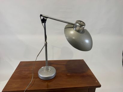 SOL in Paris.
Adjustable industrial lamp...