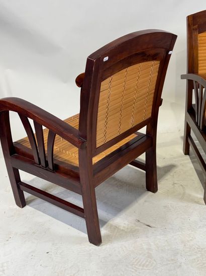 Pair of armchairs in exotic wood and bamboo.
80...
