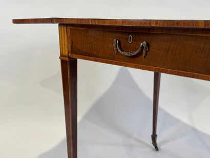 Small shuttered table in wood and marquetry...