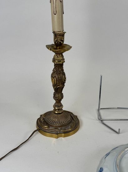 Bronze lamp base in Rocaille style.
Electrified.
H....
