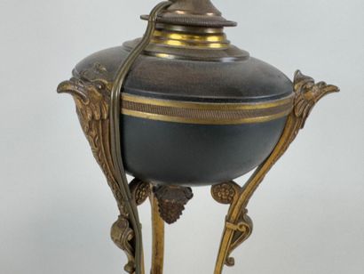 Lamp stand in bronze and green lacquered...