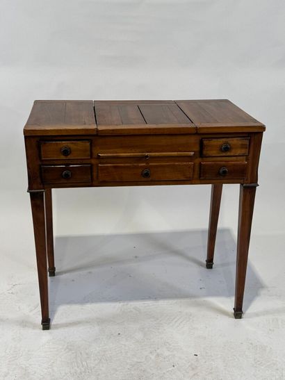 Moulded wood dressing table opening with...