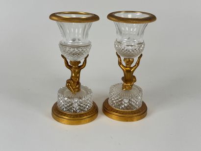Paire de vases en cristal à pointes de diamants,...