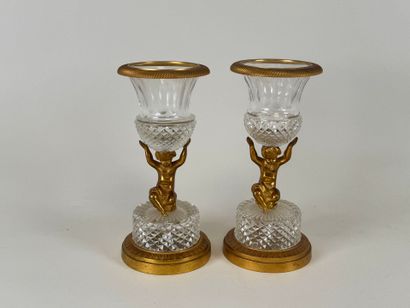 Paire de vases en cristal à pointes de diamants,...