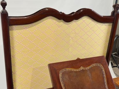 Moulded mahogany Billet doux opening with...
