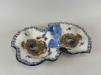 GIEN.
Polychrome earthenware display stand...
