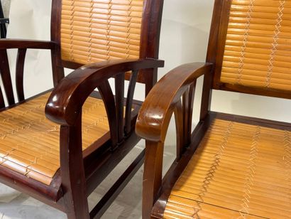 Pair of armchairs in exotic wood and bamboo.
80...