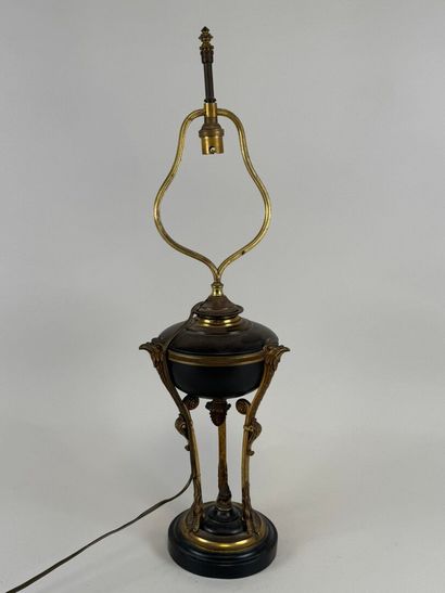 Lamp stand in bronze and green lacquered...
