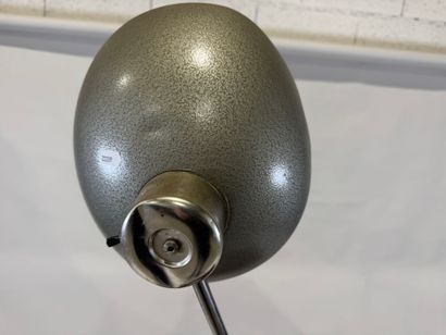 SOL in Paris.
Adjustable industrial lamp...
