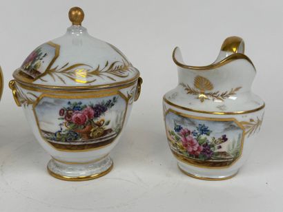 Paris, XIXe.
Partie de service en porcelaine...