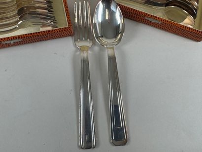 Important silver-plated menagère set, net...