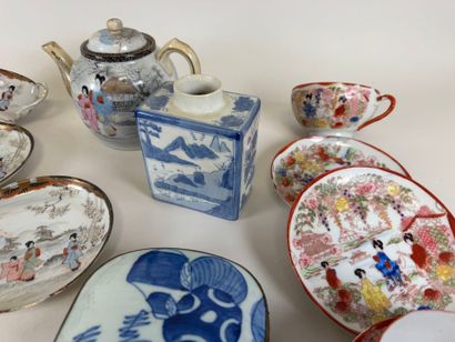 ASIE,XXe.
Partie de service à café en porcelaine...