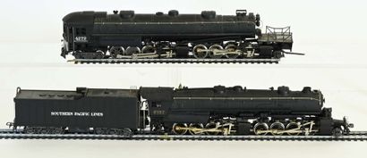Deux locomotives à vapeur américaines en...