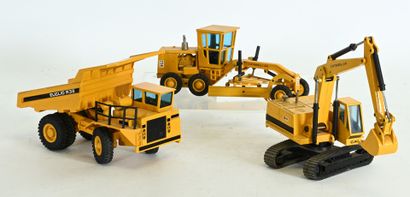 JOAL, 3 public works machines in 1/50th scale,...
