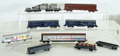 ELECTROTREN, ROCO, Ho, 9 freight cars, complete...