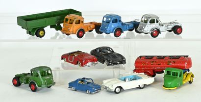 Lot of a dozen incomplete vehicles in wrecked...