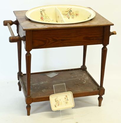 Table de toilette en bois, avec sa vasque...