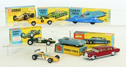 CORGI, 6 vehicles in near new condition in...