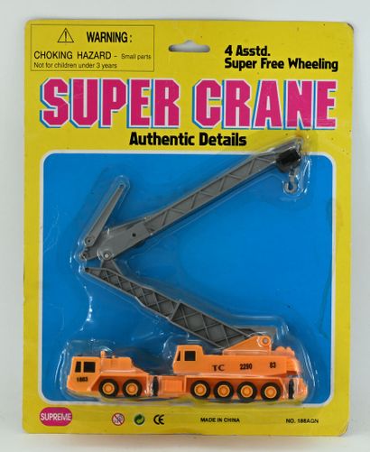 SUPREME, Super plastic crane, new in blister...