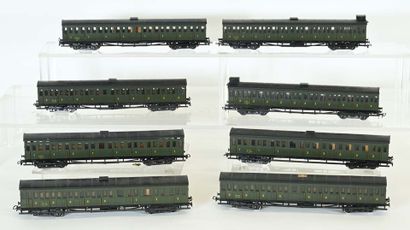 France train, 8 voitures voyageurs SNCF,...