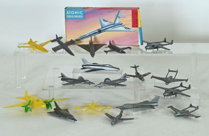 Plastic planes 17 models:
- 15 promotional...