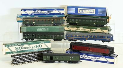HORNBY Ho, 6 wagons, à dépoussiérer, en boite...