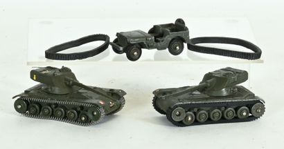 DINKY TOYS, 3 military vehicles as is:
 -...