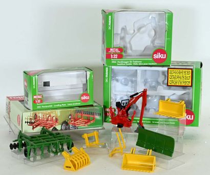 SIKU, 1/32nd, 5 boxes of metal and plastic...