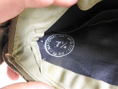 CANADA, 2nd GM.
Khaki canvas cap, dated 1944,...