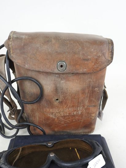 France, 20th century.
Field telephone in...