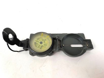 UNITED STATES, 1960s-70s.
Walking compass,...