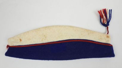 Class hat in tricolor wool.
20th century.
Good...