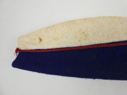 Class hat in tricolor wool.
20th century.
Good...