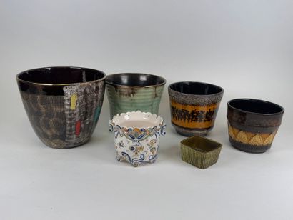 Set of 6 ceramic planters including West...