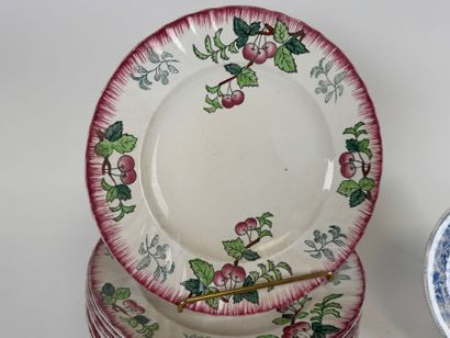 Polychrome earthenware lot including:
- Creil...