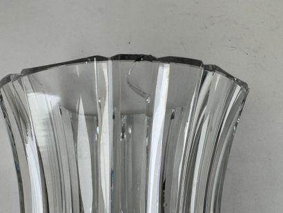SAINT LOUIS.
Large cut crystal vase.
H. 25...