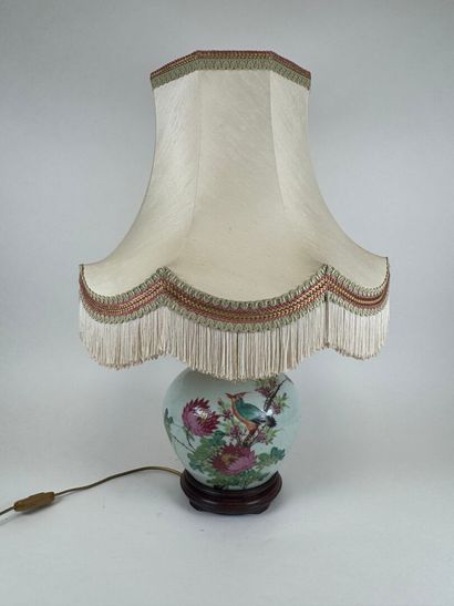 CHINA, 20th century.
Polychrome porcelain...