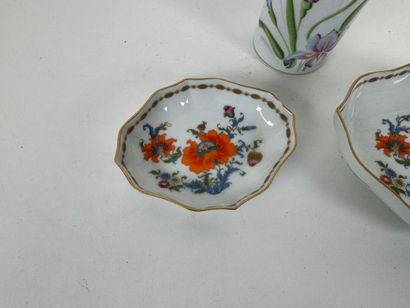 Lot including:
- RAYNAUD in Limoges.
Two...