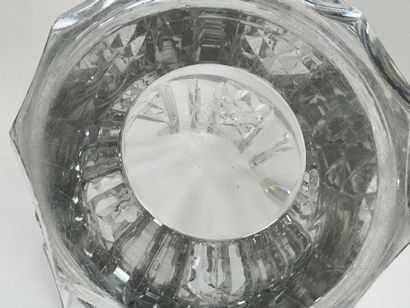 SAINT LOUIS.
Large cut crystal vase.
H. 25...